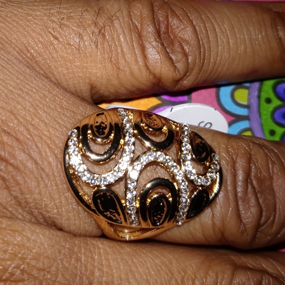 Oval Shape Ring - Picture 2 of 2